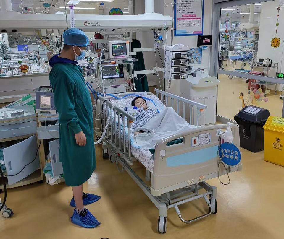 靖江市跨省救护车出租公司