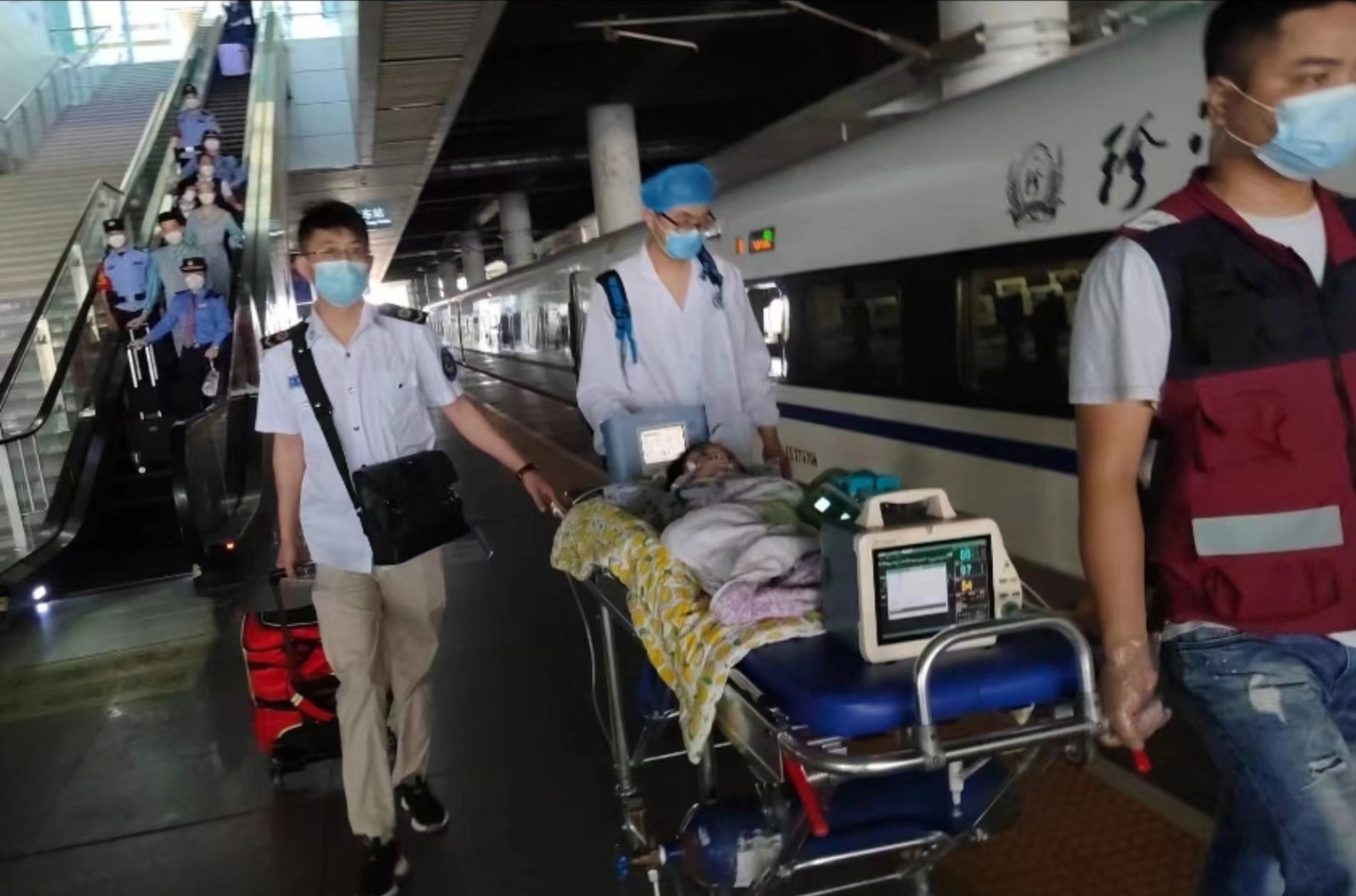 靖江市高铁转运公司